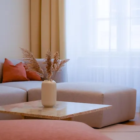 Apartmán Laurinska 1 *