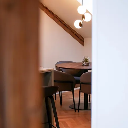 Laurinska 1 Apartmán *