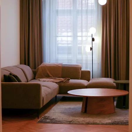 Laurinska 1 アパート *