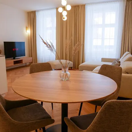 Apartment Laurinska 1 *