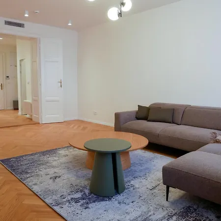 Laurinska 1 * ブラチスラヴァ