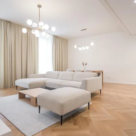 Apartmán Laurinska 1 *