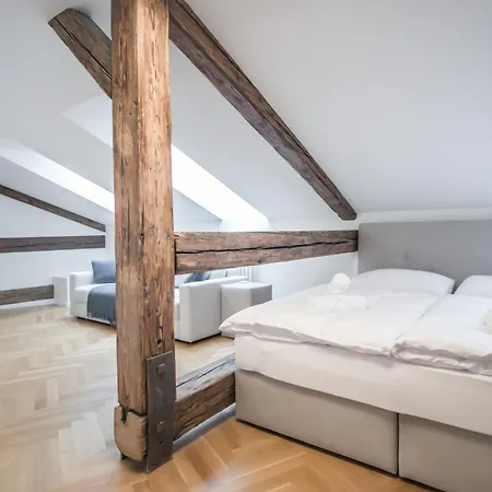 Laurinska 1 Apartmán *