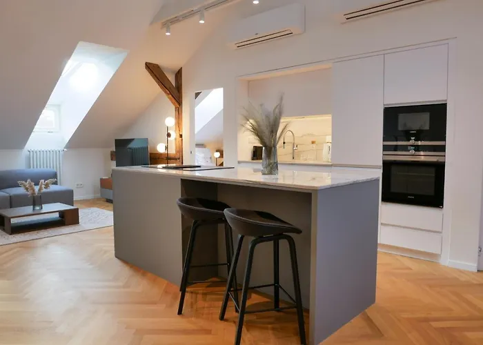 Laurinska 1 Apartman