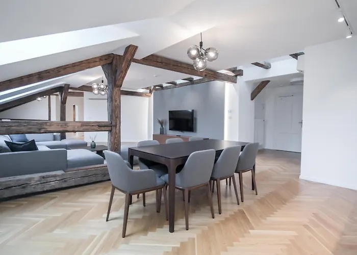 Laurinska 1 Apartman *