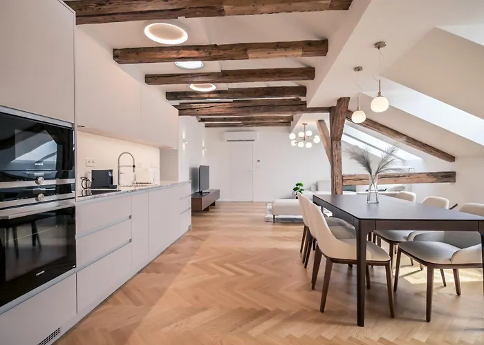 Apartament Laurinska 1 *